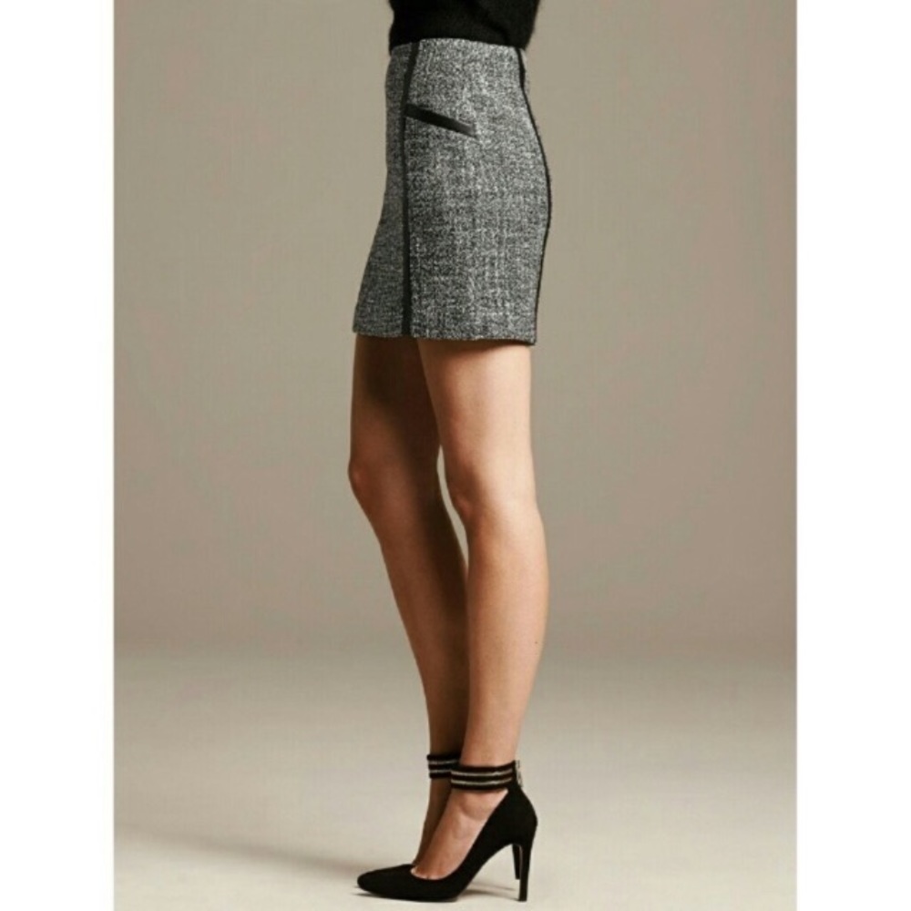 Banana republic woman’s piped tweed skirt. Size 6 - Picture 2 of 8
